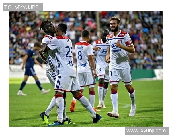 曼联与巴黎圣日耳曼友谊赛激战成平精彩瞬间回顾与十大进球分析 曼联与巴黎圣日耳曼友谊赛激战成平精彩瞬间回顾与十大进球分析