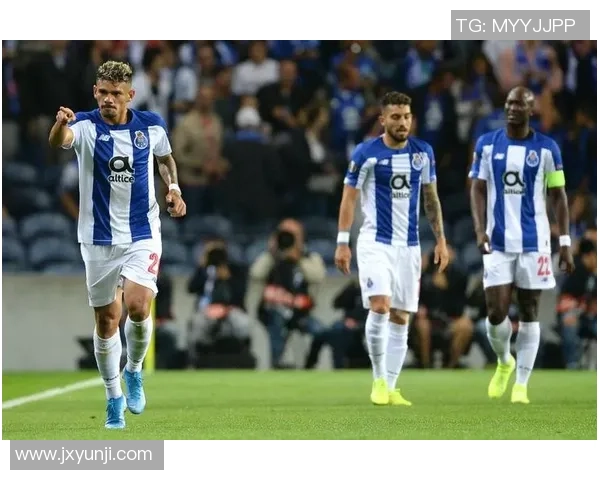 欧联杯精彩对决本菲卡与皇马战成平局红牌事件引发全场热议