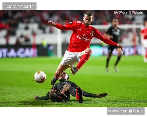 足总杯惊现冷门巴黎圣日耳曼逆转本菲卡引发全场热议分析 足总杯惊现冷门巴黎圣日耳曼逆转本菲卡引发全场热议分析