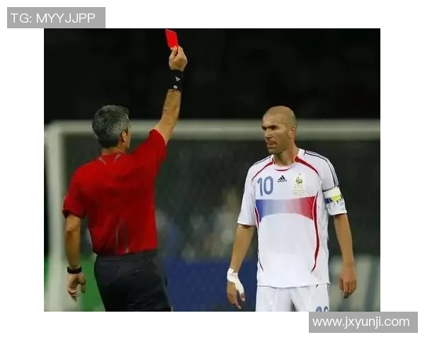 世界杯精彩对决拜仁大胜里昂红牌事件引发全场热议与数据分析 世界杯精彩对决拜仁大胜里昂红牌事件引发全场热议与数据分析