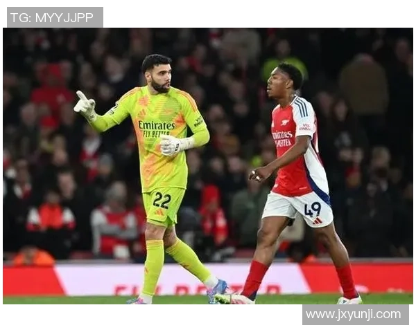 友谊赛波尔图与阿森纳战成平局帽子戏法引发争议判罚热议